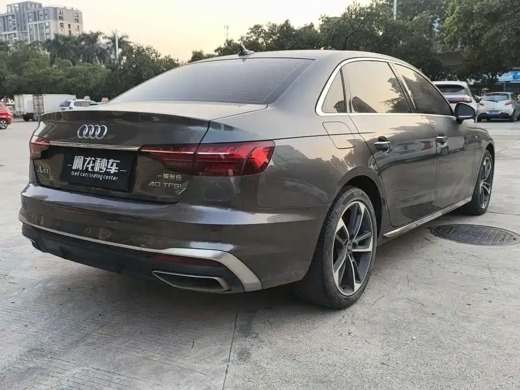 Audi A4L 2023 из CN, фото 6