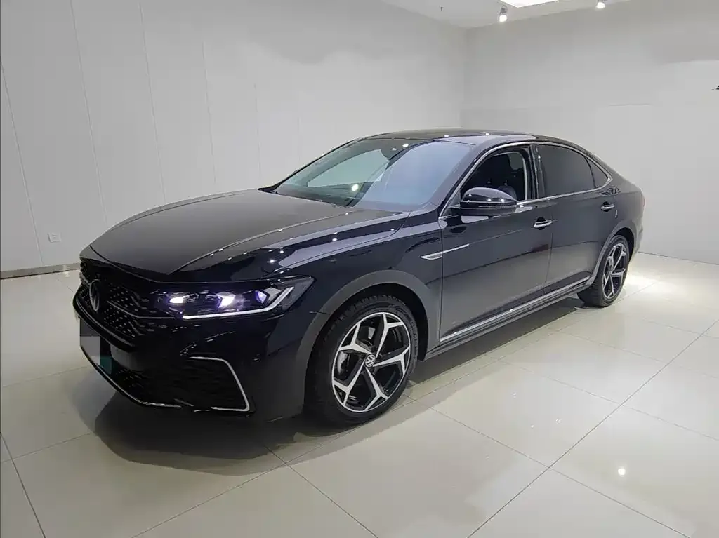 Volkswagen Passat 2023 из CN, фото 1