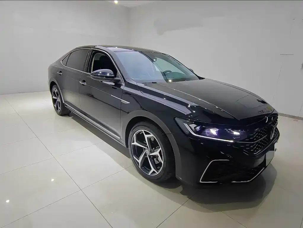 Volkswagen Passat 2023 из CN, фото 3