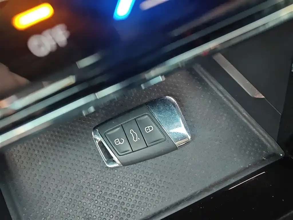 Volkswagen Passat 2023 из CN, фото 5
