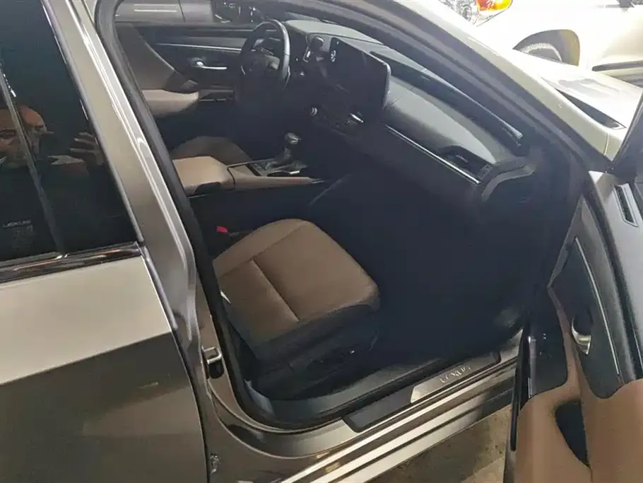 Lexus ES 2023 из CN, фото 2