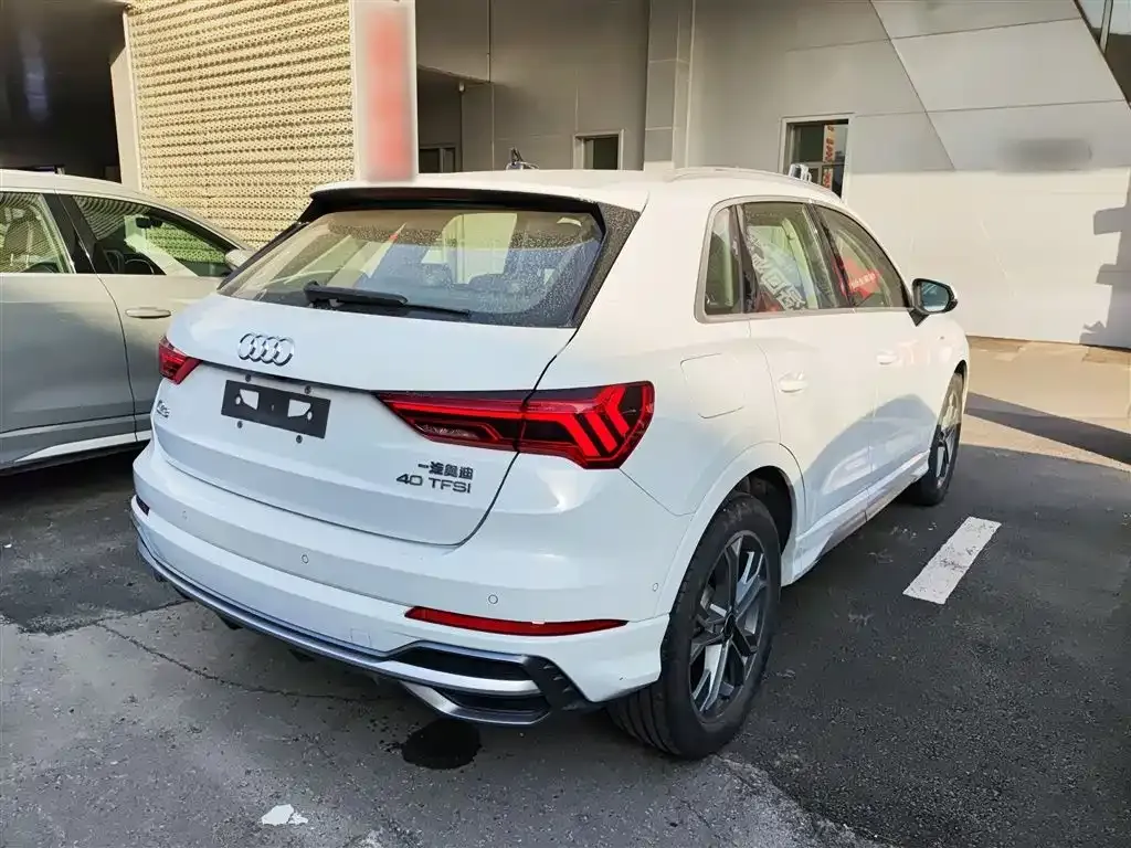 Audi Q3 2023 из CN, фото 3