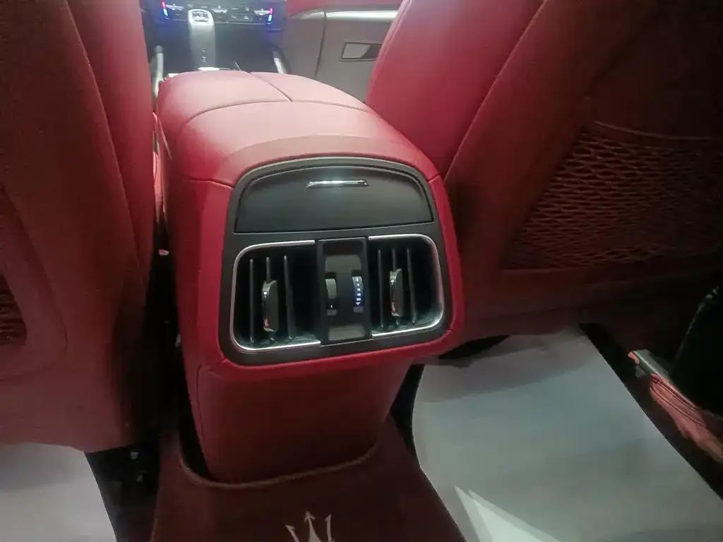 Maserati Levante 2021 из CN, фото 2