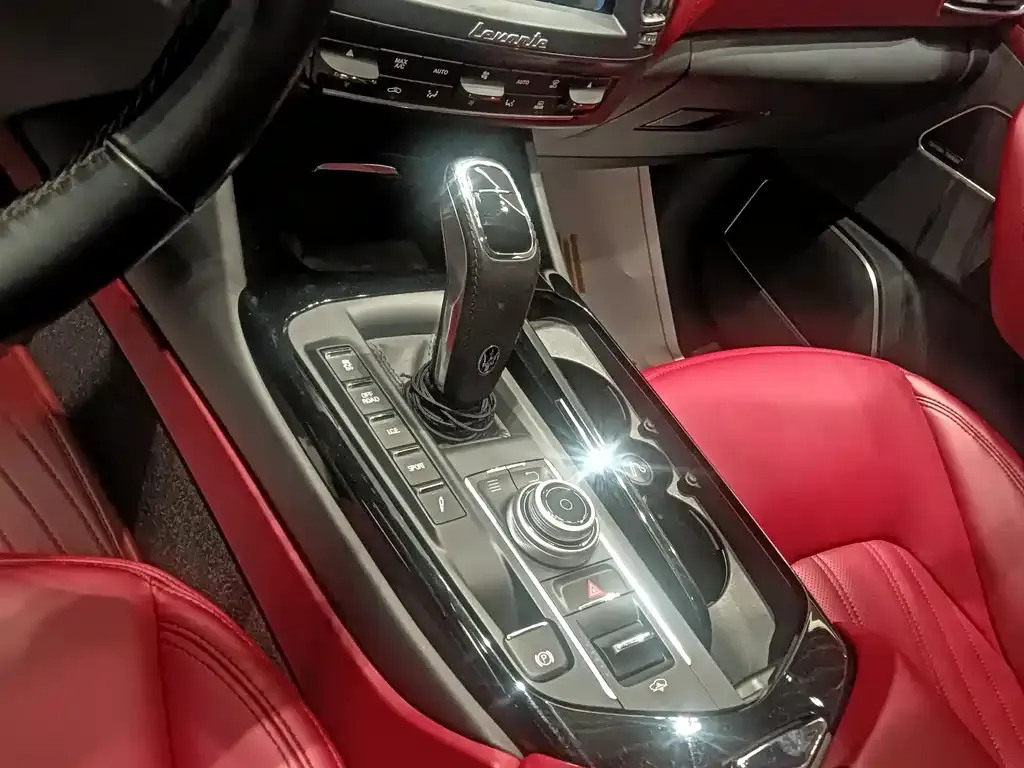 Maserati Levante 2021 из CN, фото 9