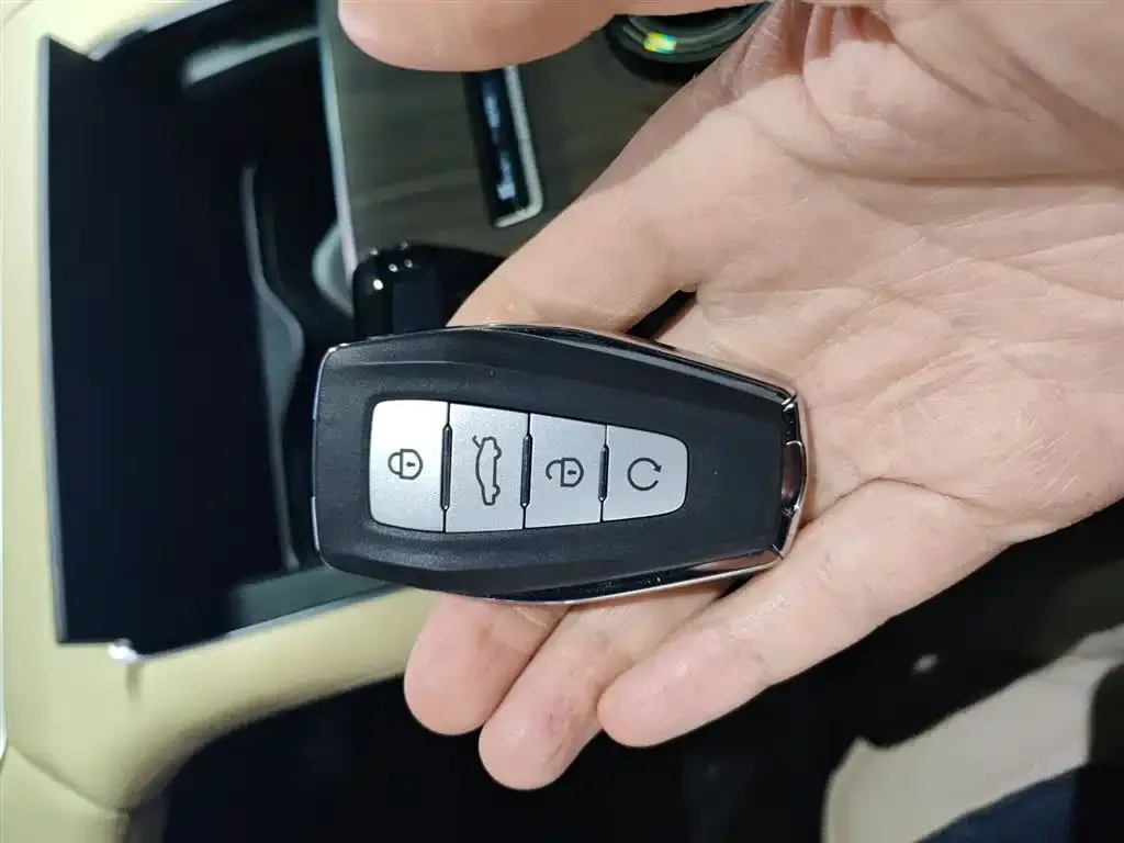 Geely Xingyue L 2025 из CN, фото 5