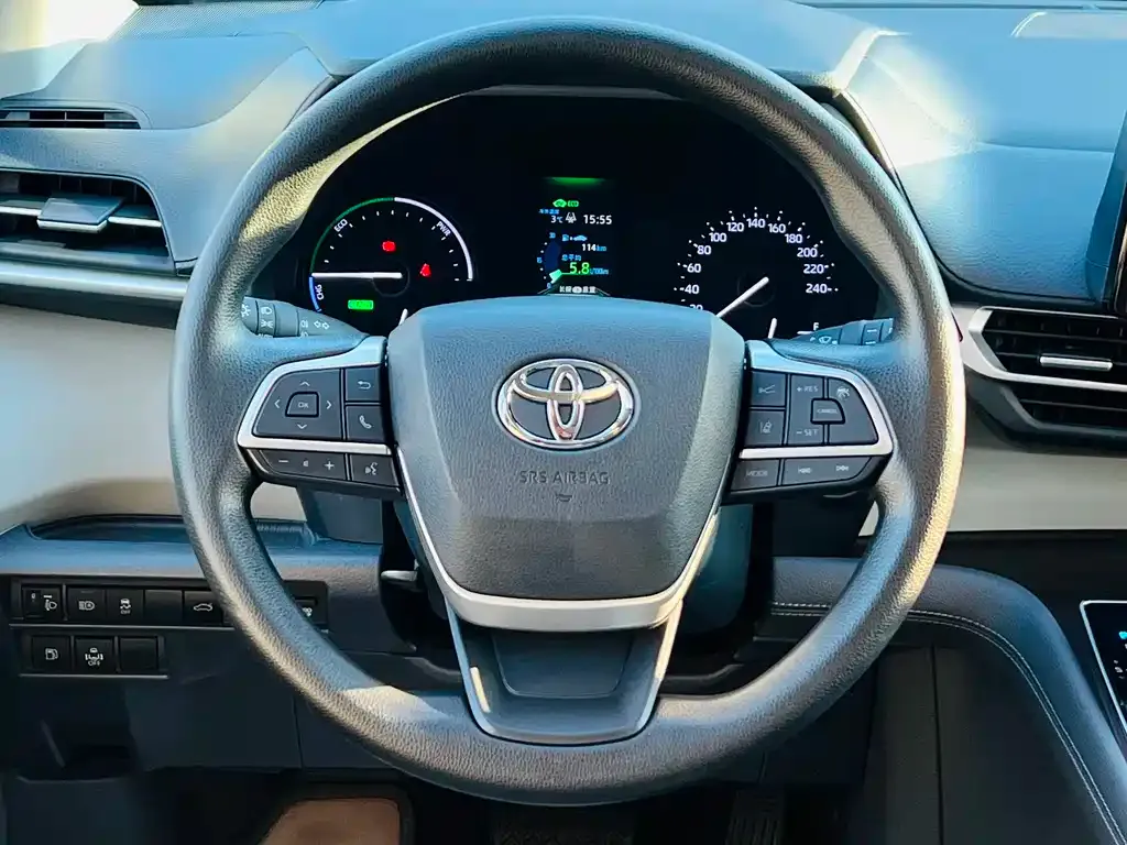 Toyota Granvia 2024 из CN, фото 3