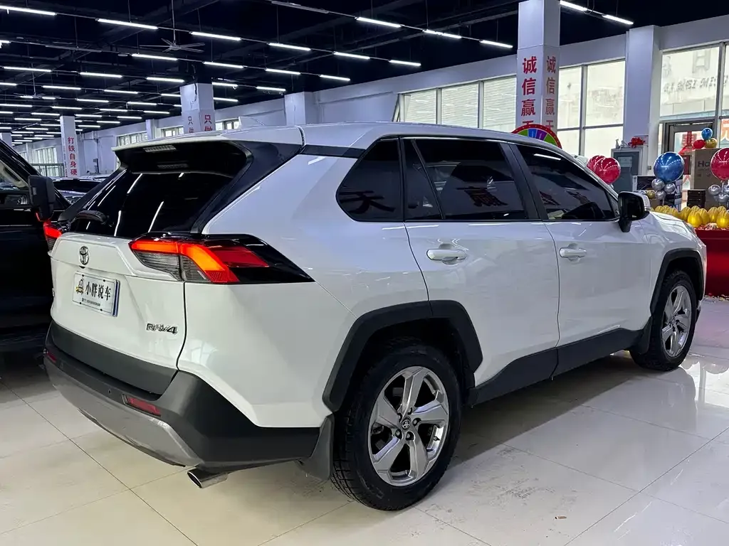 Toyota RAV4 2022 из CN, фото 10
