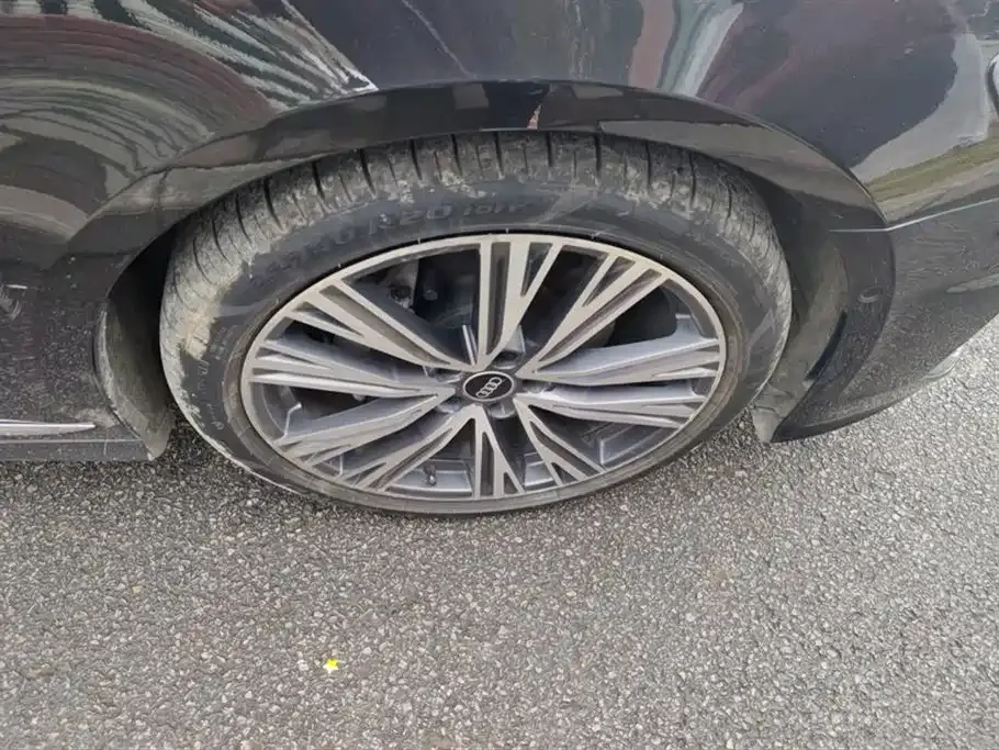 Audi A6L 2024 из CN, фото 5