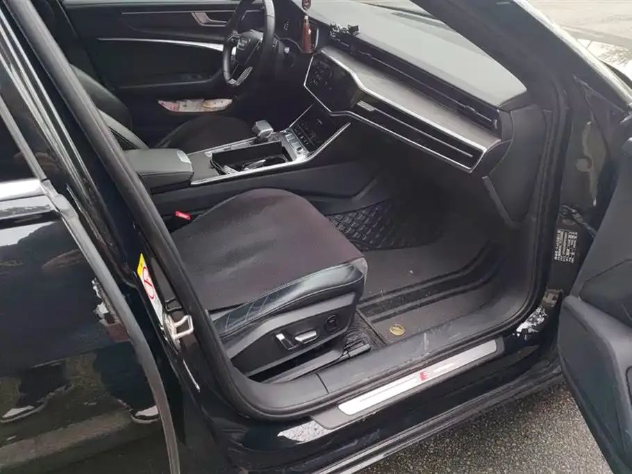 Audi A6L 2024 из CN, фото 8