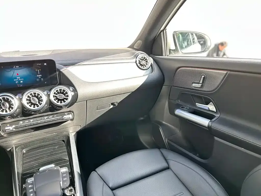 Mercedes-Benz GLA 2023 из CN, фото 9