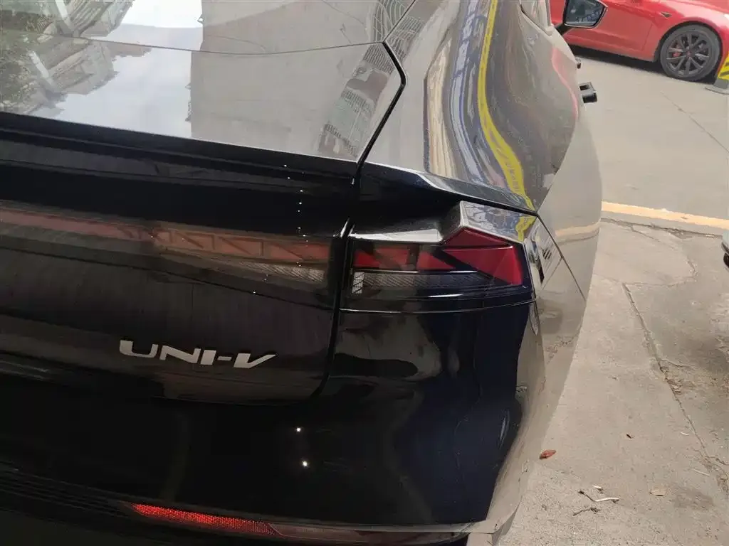 Changan UNI-V 2024 из CN, фото 8