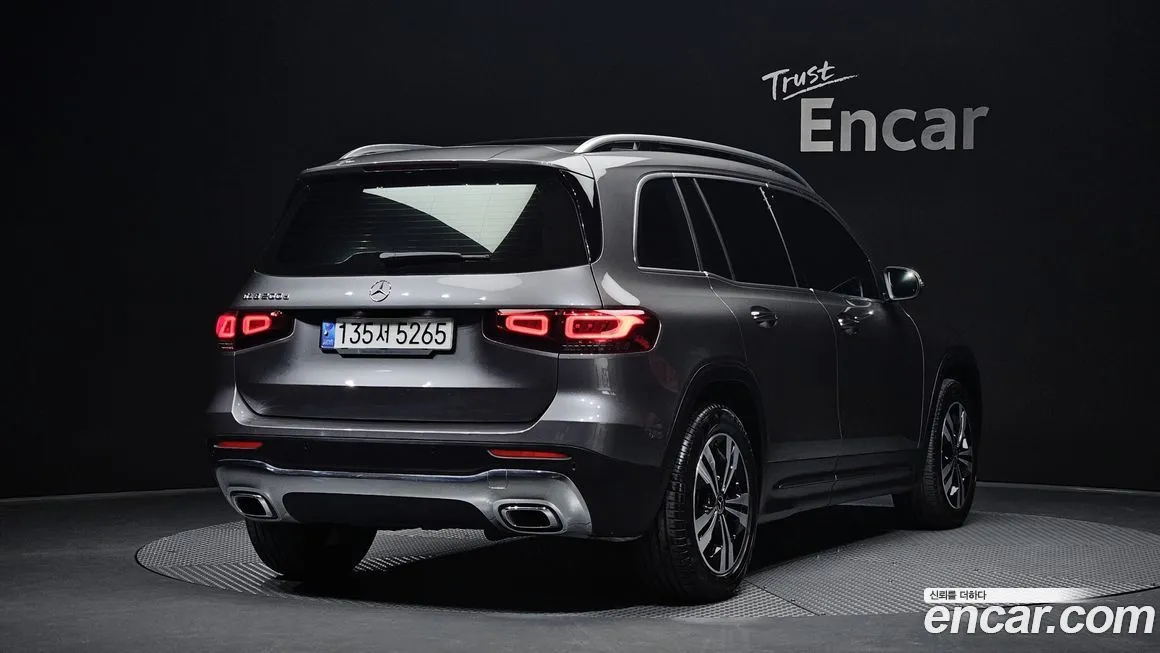 Mercedes-Benz GLB-Class — фото 2