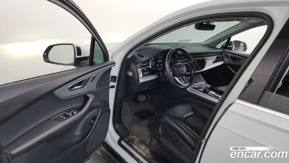 Audi Q7 2021 из KR, фото 4