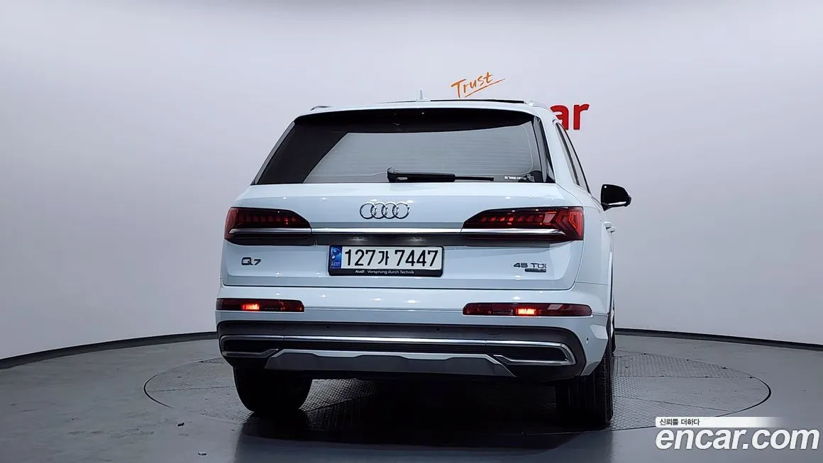 Audi Q7 2021 из KR, фото 5