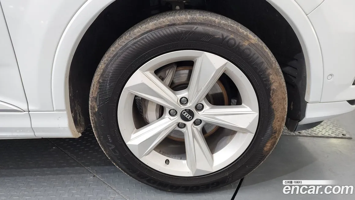 Audi Q7 2021 из KR, фото 8