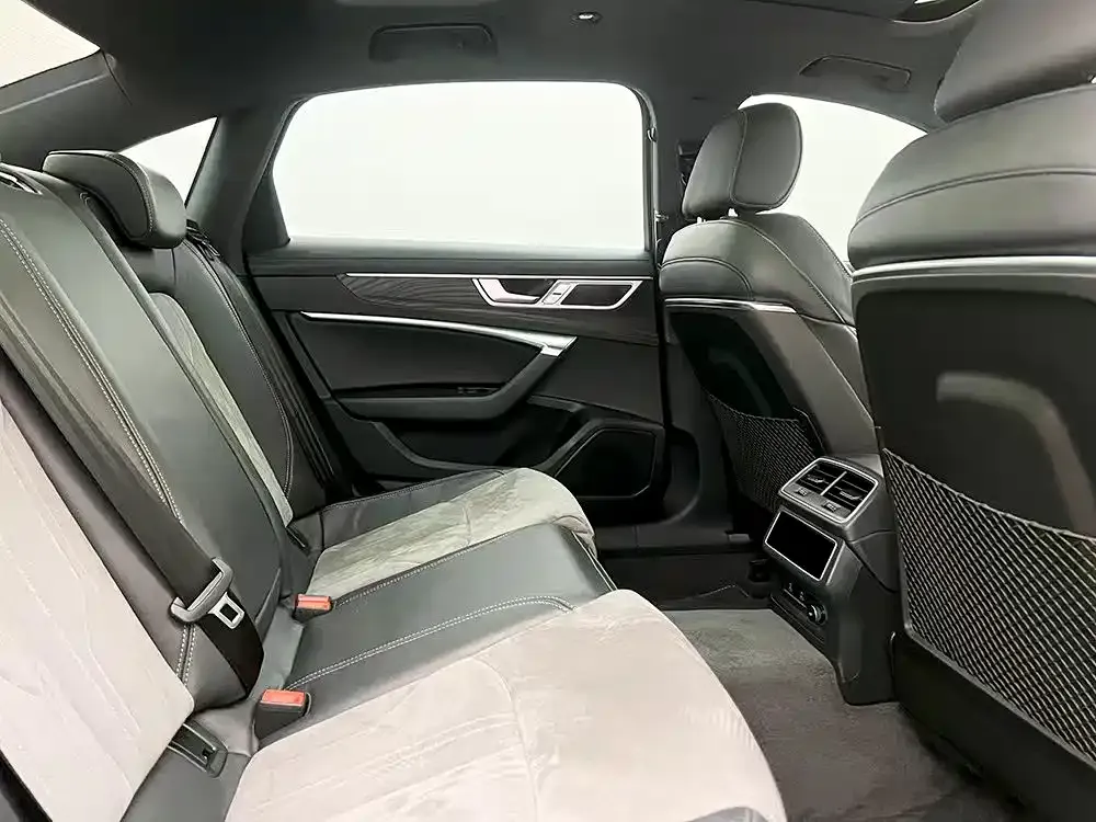 Audi A6L 2023 из CN, фото 6