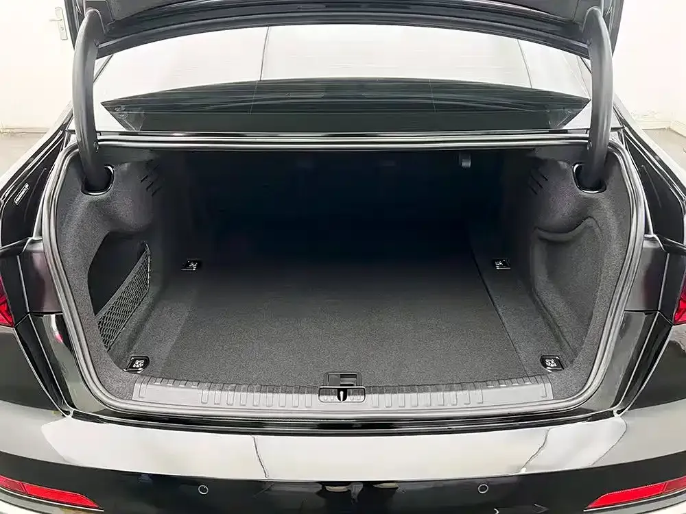 Audi A6L 2023 из CN, фото 9