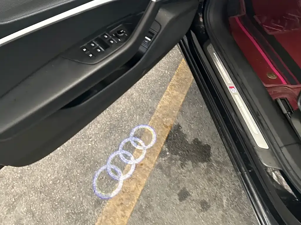 Audi A6L 2021 из CN, фото 4