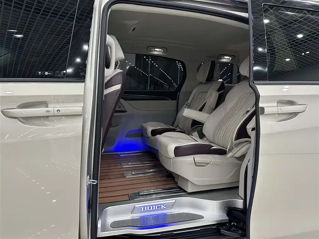 Buick GL8 2023 из CN, фото 4