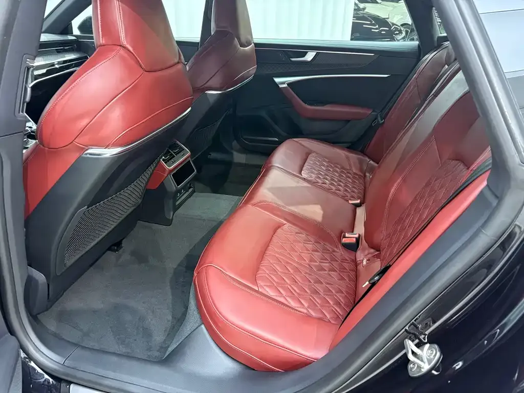 Audi A7L 2024 из CN, фото 8