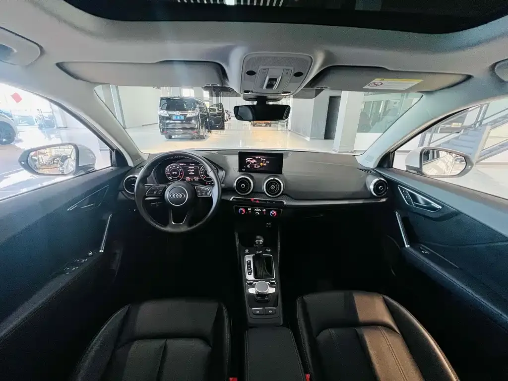 Audi Q2L 2023 из CN, фото 3