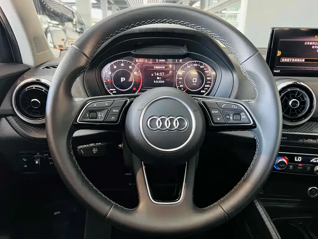 Audi Q2L 2023 из CN, фото 7