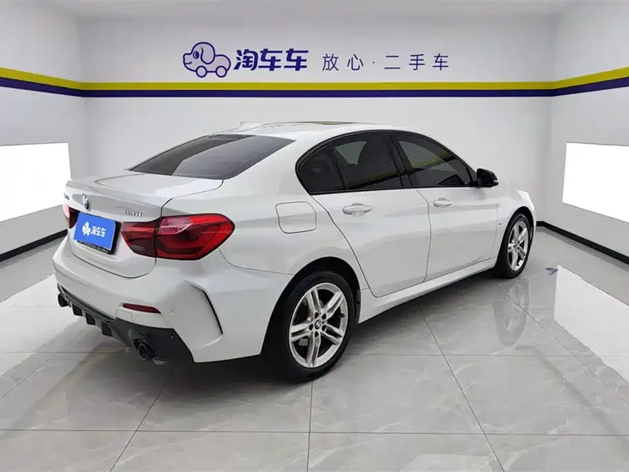 BMW 1 Series 2023 из CN, фото 3