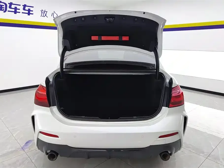 BMW 1 Series 2023 из CN, фото 4