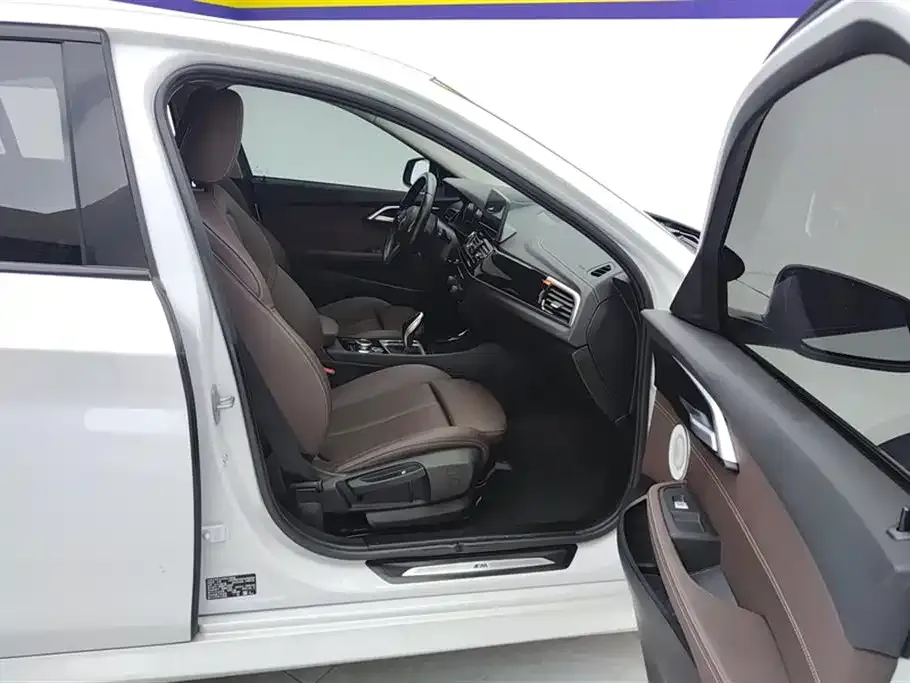 BMW 1 Series 2023 из CN, фото 8