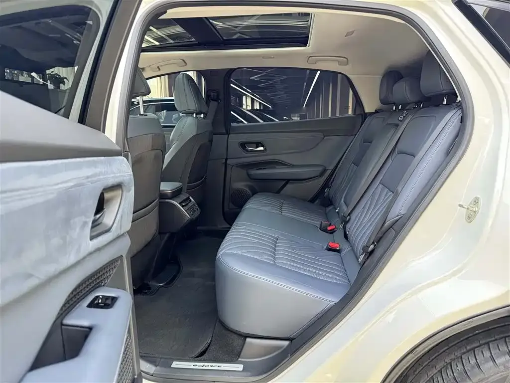 Nissan Ariya — фото 10