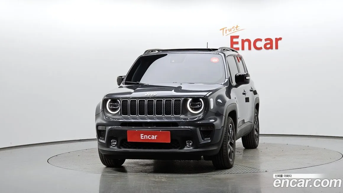 Jeep Renegade — фото 3