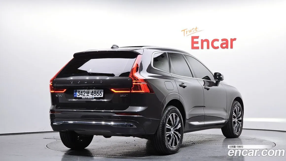 Volvo XC60 — фото 2