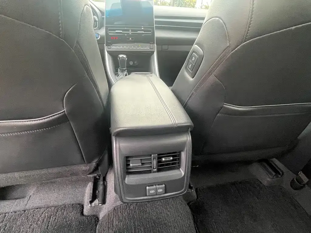 Toyota Avalon 2022 из CN, фото 4
