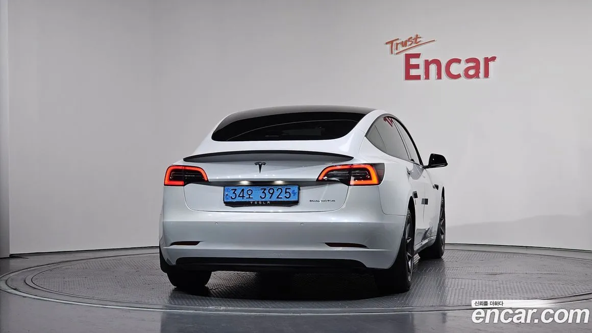 Tesla Model 3 2021 из KR, фото 2