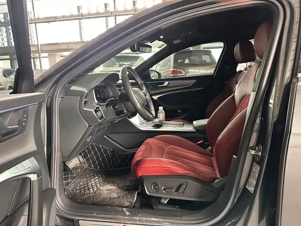 Audi A6L 2021 из CN, фото 6