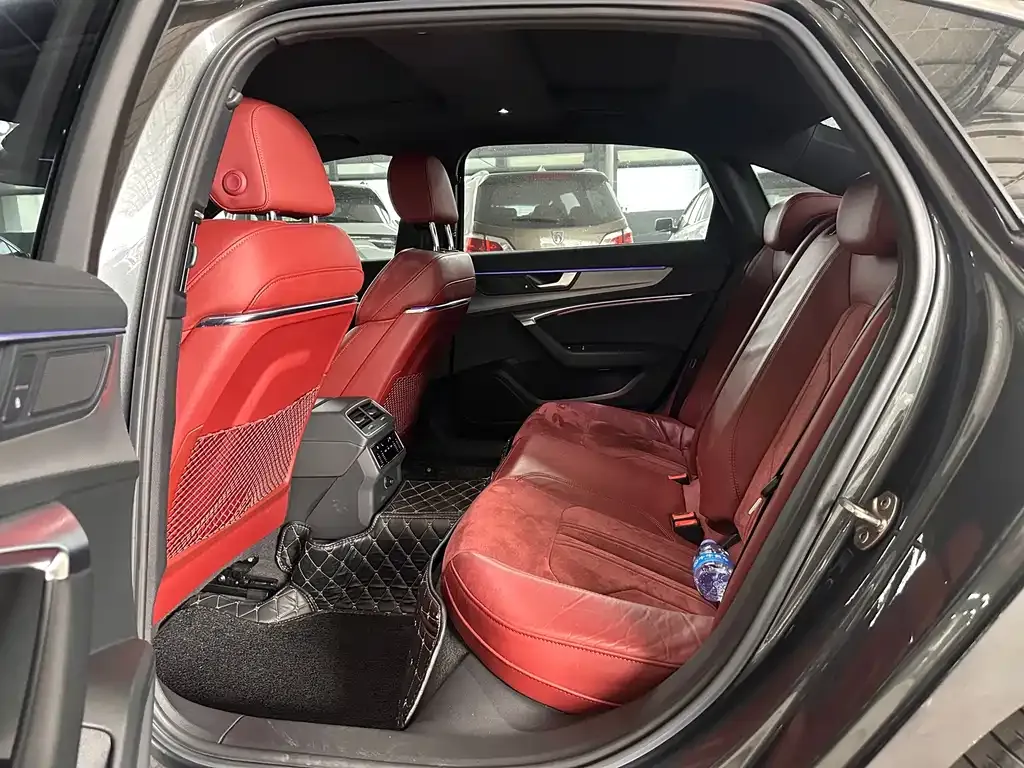 Audi A6L 2021 из CN, фото 10