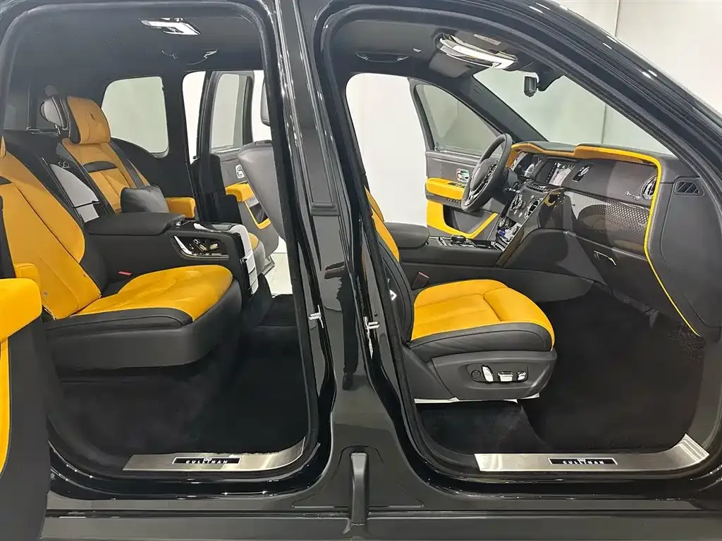 Rolls-Royce Cullinan 2021 из CN, фото 4
