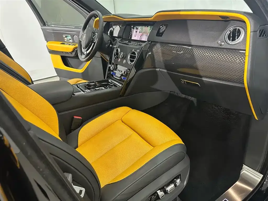 Rolls-Royce Cullinan 2021 из CN, фото 8