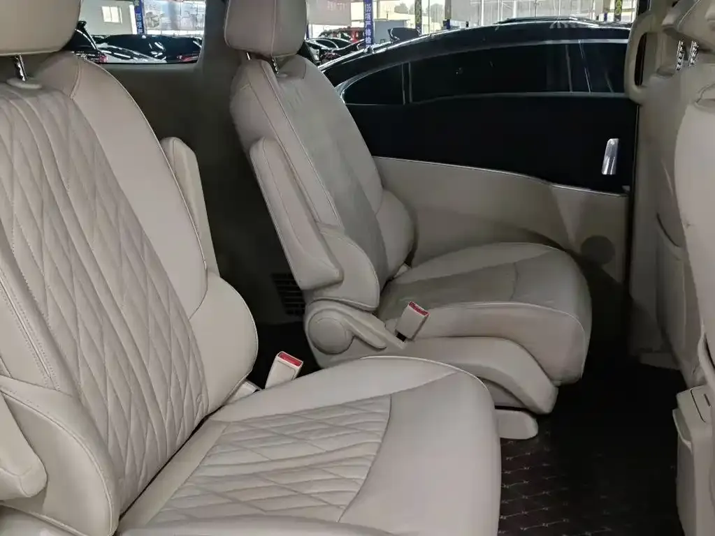 Buick GL8 2023 из CN, фото 2