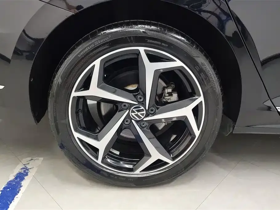 Volkswagen Passat 2024 из CN, фото 8