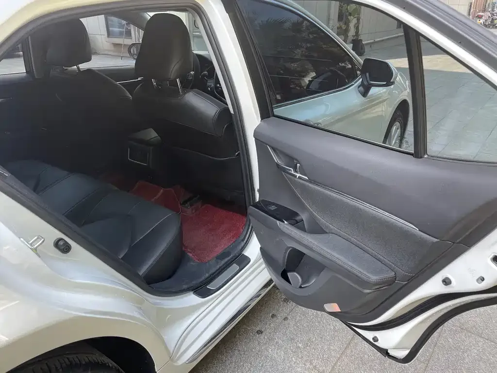 Toyota Camry 2024 из CN, фото 2