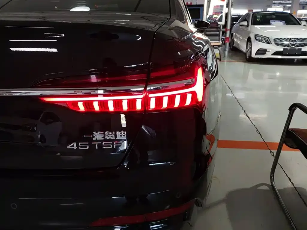 Audi A6L 2022 из CN, фото 8