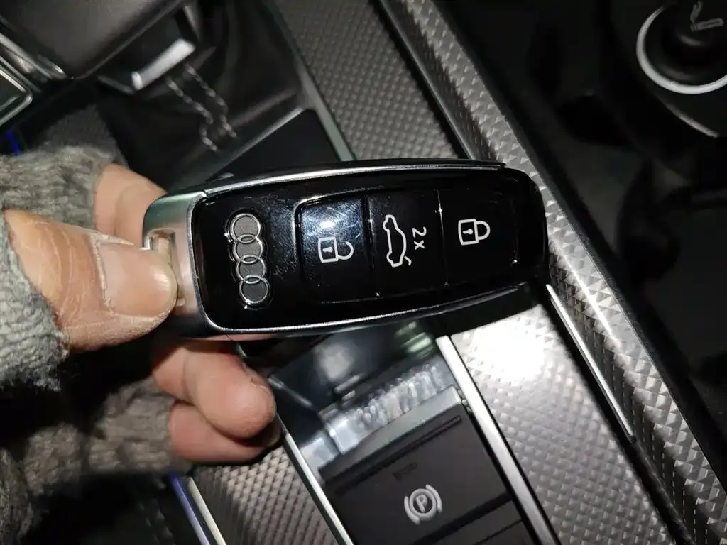 Audi A6L 2022 из CN, фото 3