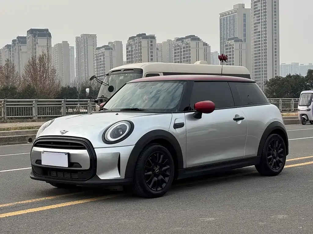 MINI Cooper (3-door) 2024 из CN, фото 1