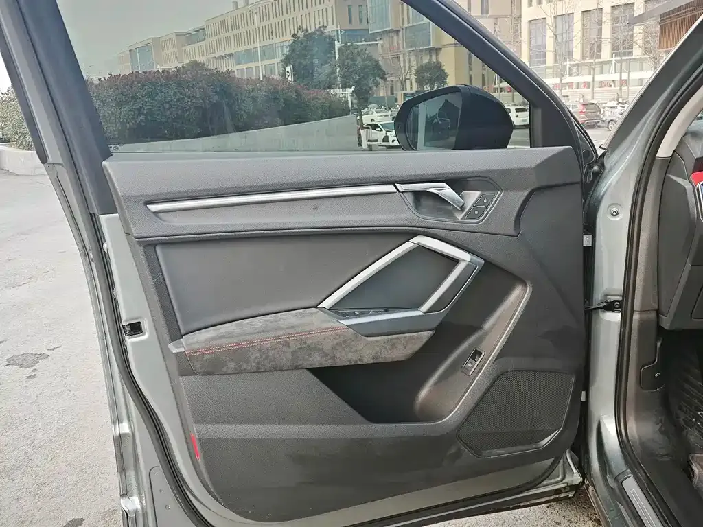 Audi Q3 Sportback 2022 из CN, фото 9