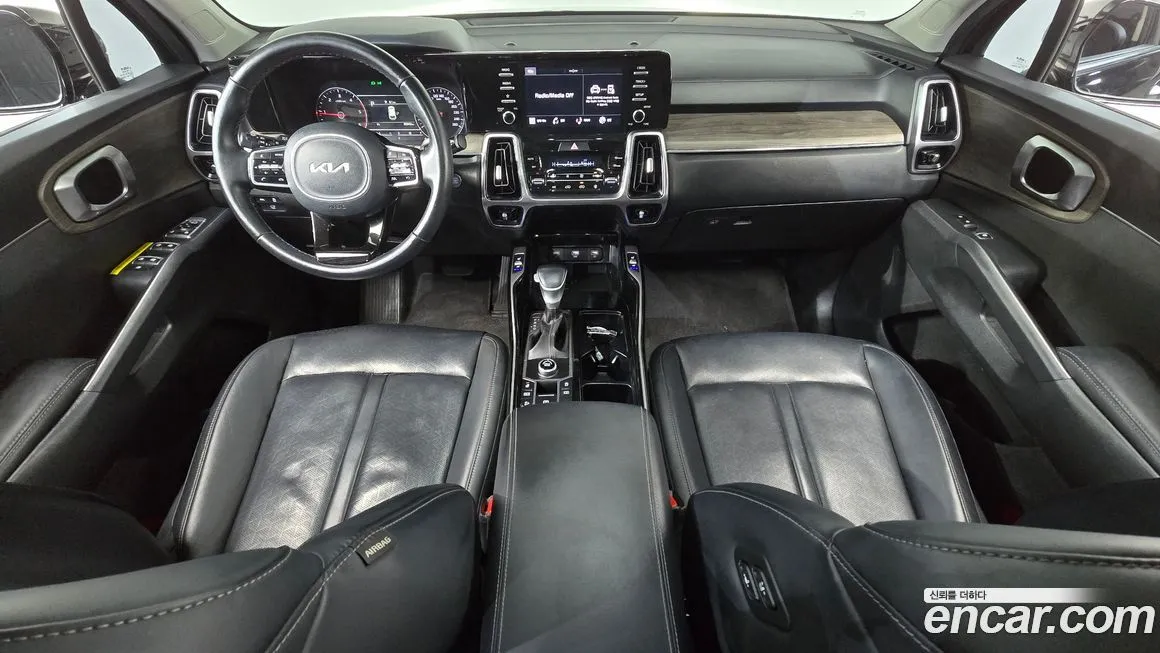 Kia Sorento — фото 6