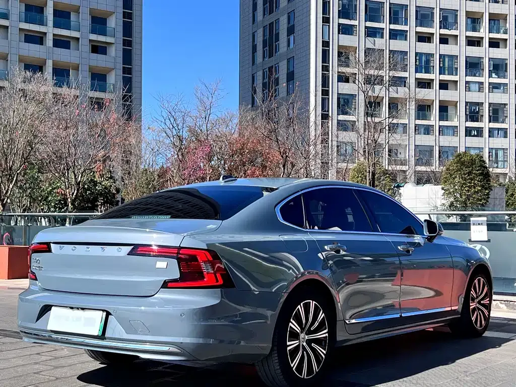 Volvo S90 PHEV 2022 из CN, фото 4