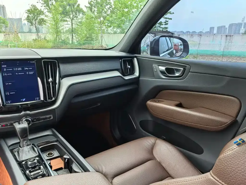 Volvo XC60 2021 из CN, фото 10