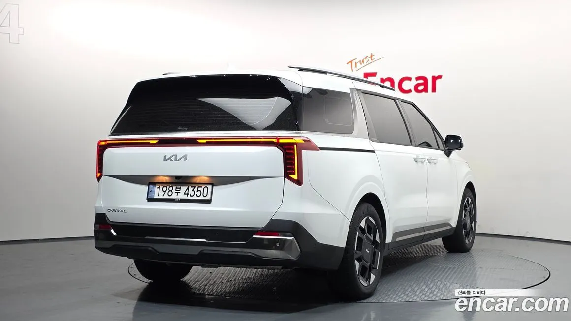 Kia Carnival — фото 2