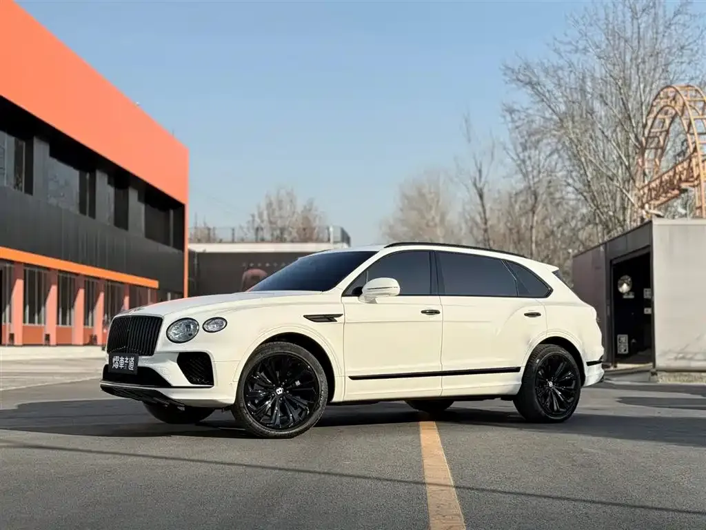 Bentley Bentayga 2023 из CN, фото 1